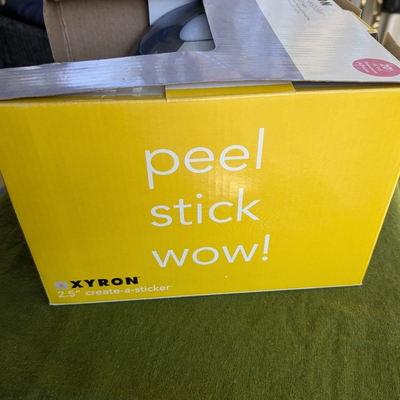 Xyron 2.5" Create-a-Sticker - Picture 3 of 6